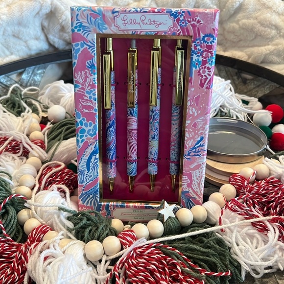 New in box Lilly Pulitzer Pen set - Picture 1 of 3